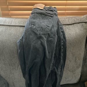 black levi jeans